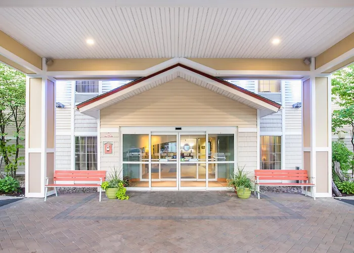 Holiday Inn Express Hotel & Suites Brattleboro By Ihg